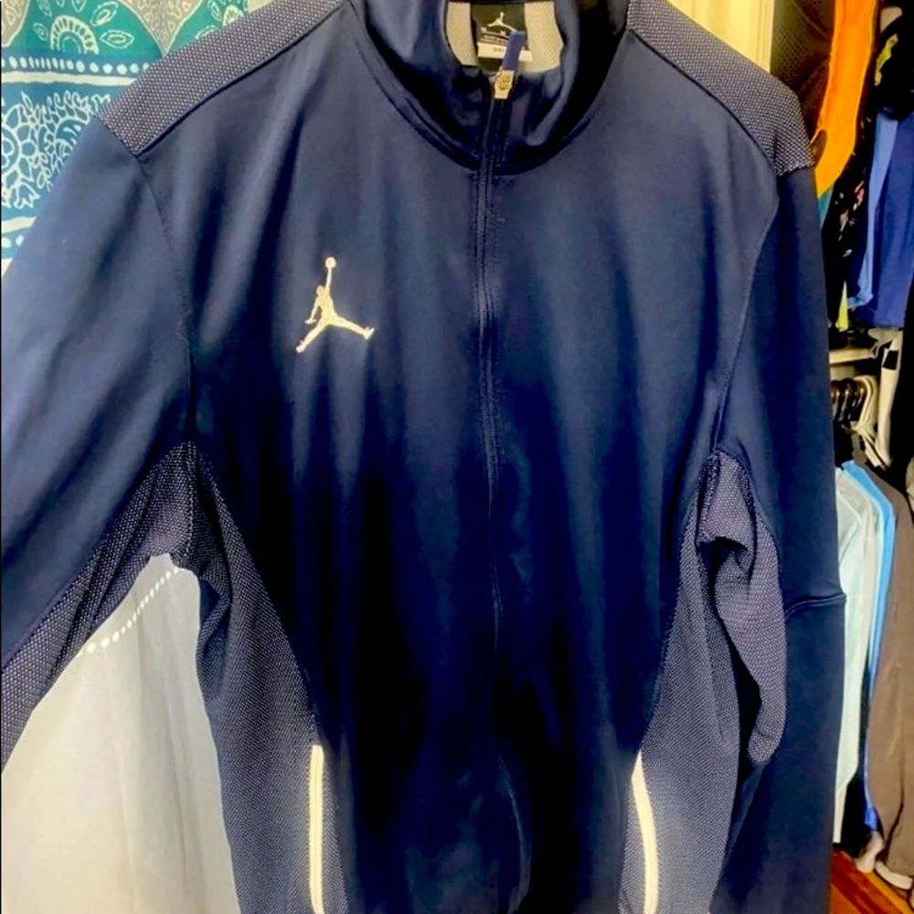 Men’s Jordan DrFit Track Suit Size Medium